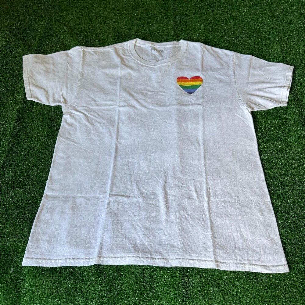 Pride Short Sleeve Crew Neck Rainbow Heart White LGTBQ T-Shirt Size L